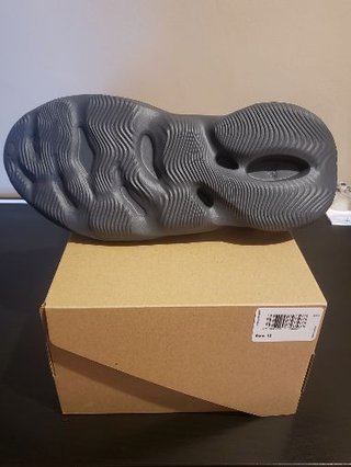Adidas Yeezy Foam Runner Carbon EU 47