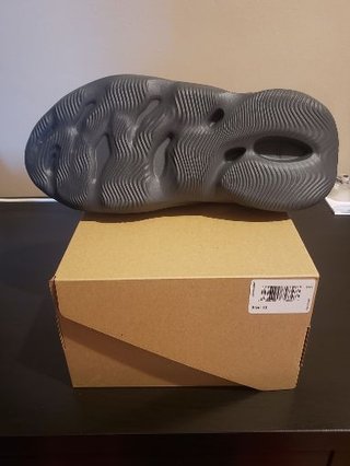 Adidas Yeezy Foam Runner Carbon EU 47