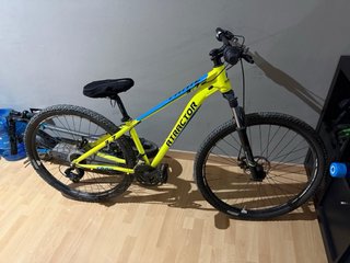 Bicicleta de montaña ATRACTOR 3.7