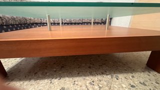 Mesa de centro de madera y cristal
