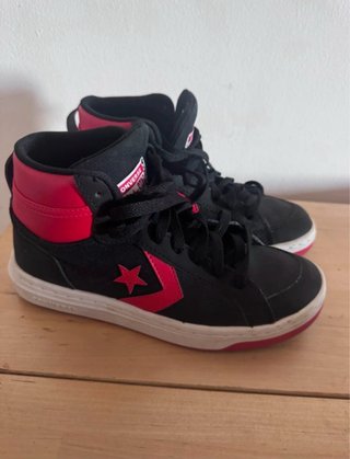 Zapatillas Converse Altas Negras y Rojas