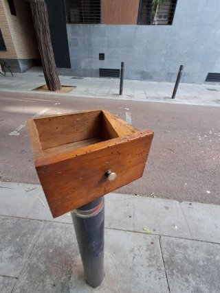 Cajón antiguo madera tirador.  ANTIQUE INDUSTRIAL