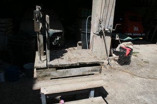 Báscula antigua de madera