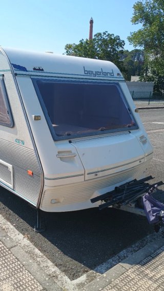 Caravana Beyerland 430 tm -750 kg