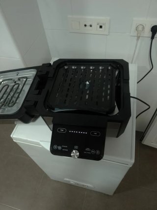Olla Eléctrica Multifunción Negra y Plateada