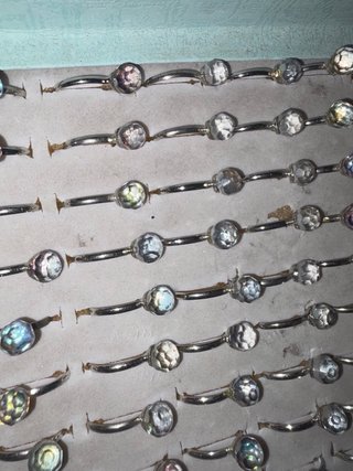 93 anillos con piedras brillantes multicolor