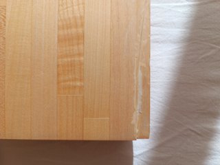 Scaffali in legno con supporti