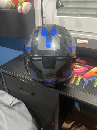 Casco de moto HJC azul y negro