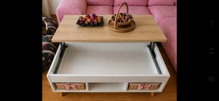 Mesa elevable de madera maciza, usada
