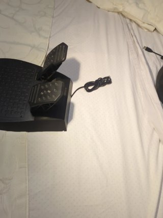 Volante y mandos Thrustmaster Ferrari