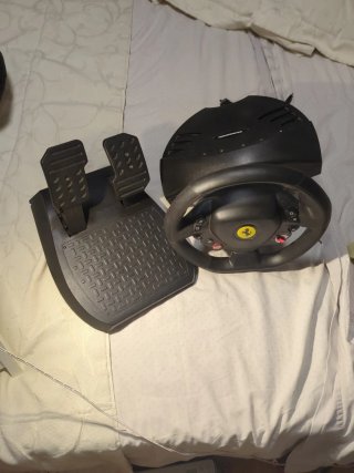 Volante y mandos Thrustmaster Ferrari
