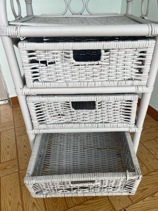 Mueble de mimbre con 3 cajones