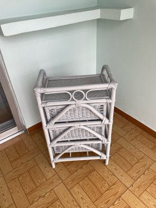 Mueble de mimbre con 3 cajones