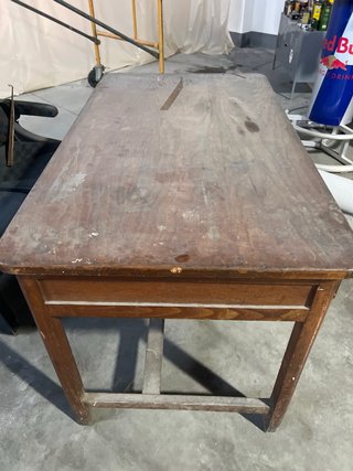 Mesa escritorio antigua 130x75 cm  80 cm altura .