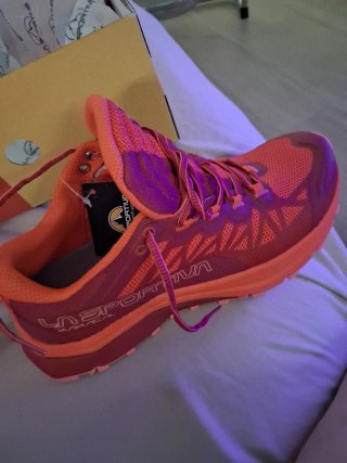 Zapatillas La Sportiva Trail Running rojo ,naranja