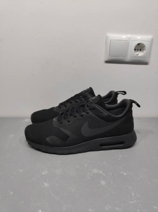 Nike Air Max Tavas Negro 42,5