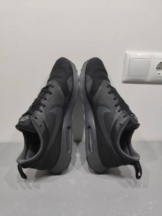 Nike Air Max Tavas Negro 42,5