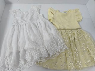 Lote 2 vestidos niña blanco y amarillo