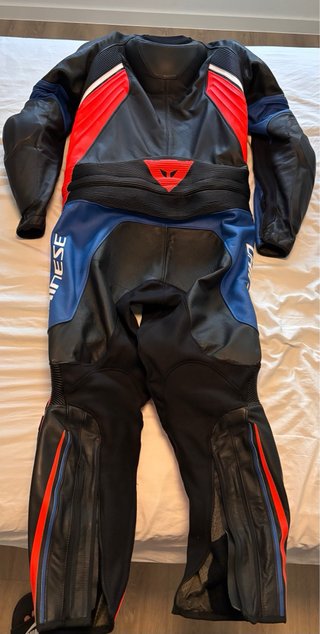 Mono Dainese Avro D2 2 piezas