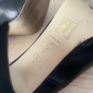 Tacones Peep-Toe Piel Negra Hechos a Mano