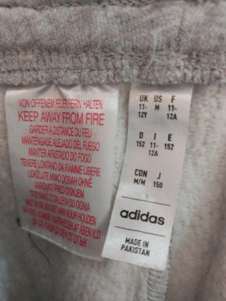 Pantalón deportivo Adidas gris
