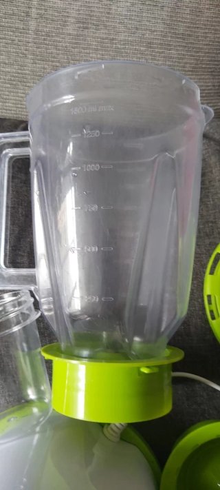 Licuadora con vaso y accesorios