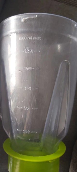 Licuadora con vaso y accesorios