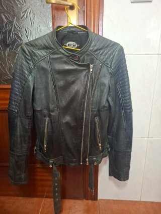 Cazadora de piel Ciosi negra