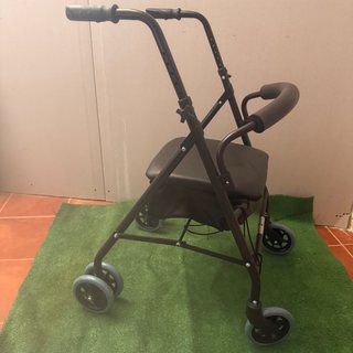 Andador Rollator con Asiento y Cesta - Plegable, 4
