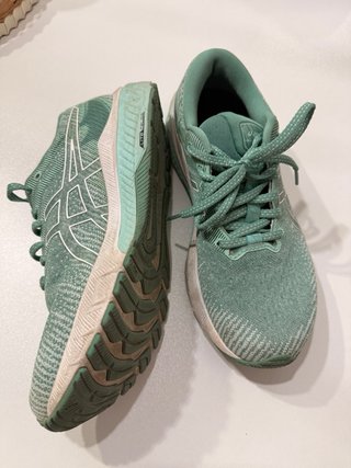 Zapatillas Asics Verdes y Blancas