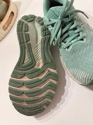 Zapatillas Asics Verdes y Blancas
