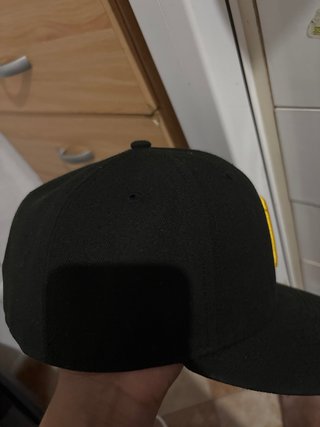 Gorra New Era Piratas Negra y Amarilla