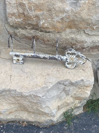 Perchero decorativo forma de llave