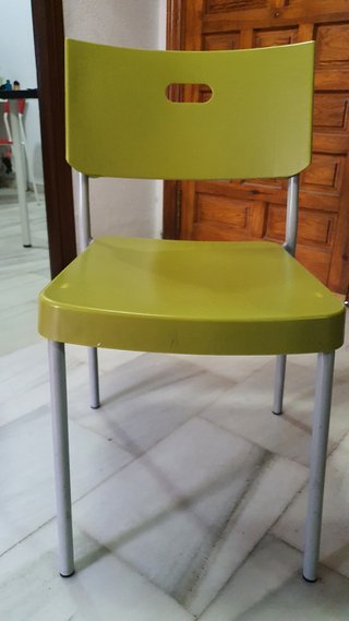 Sillas Verdes Apilables (5)