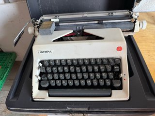 Máquina de escribir Olympia