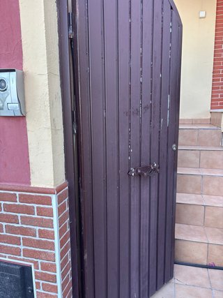 Puerta de hierro para calle