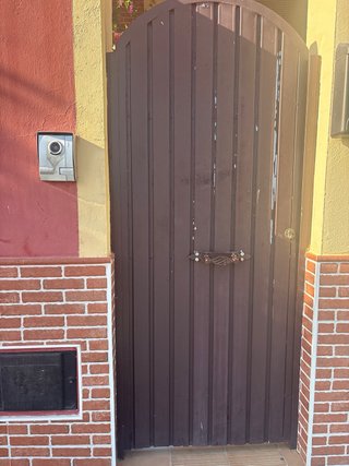 Puerta de hierro para calle
