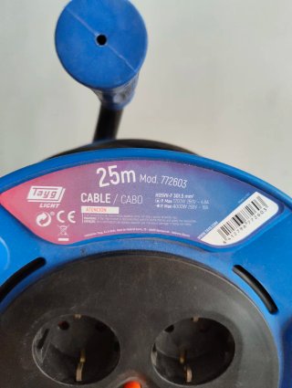 Regleta enrollable 25m 4 tomas