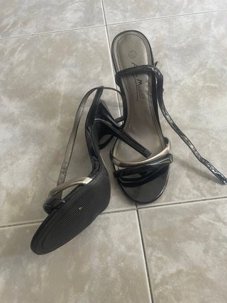 Zapatos de tacón mujer varios colores. 30€ c/par