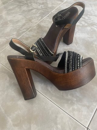 Zapatos de tacón mujer varios colores. 30€ c/par