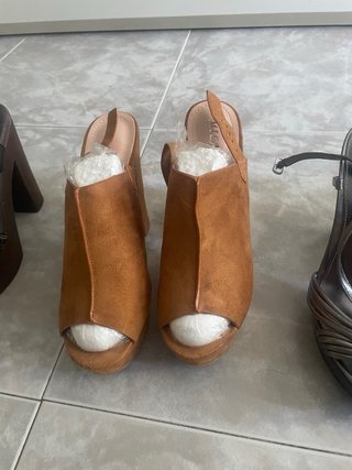 Zapatos de tacón mujer varios colores. 30€ c/par