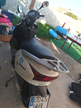 Honda Scooter Blanca