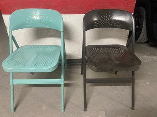Sillas plegables metálicas (2 unidades)