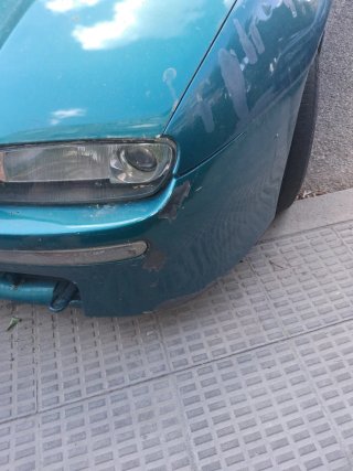Mazda 323 1998