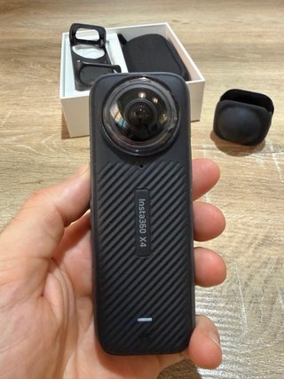 Insta360 X4