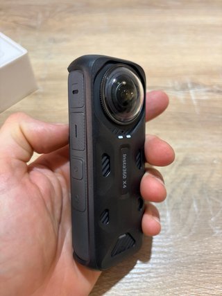 Insta360 X4