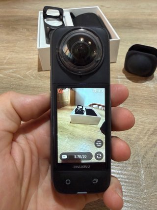 Insta360 X4
