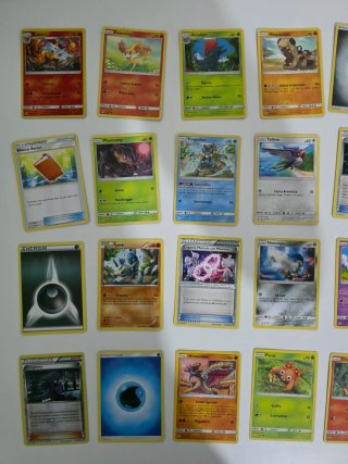 Mazzo 50 carte Pokémon miste