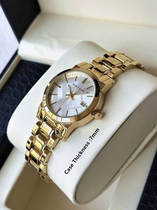 Reloj de Mujer Dorado, Resistente al Agua