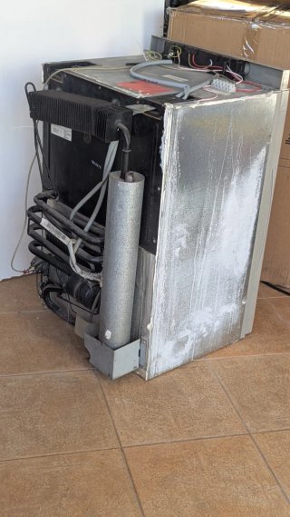 Nevera Trivalente Dometic para Caravana